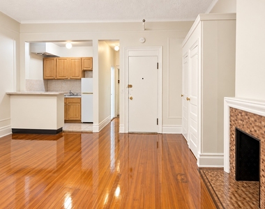 821 Riverside Drive - Photo Thumbnail 2