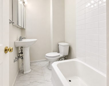 821 Riverside Drive - Photo Thumbnail 4