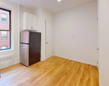 East 73rd Street - Photo Thumbnail 1