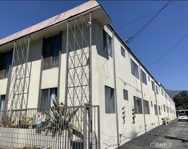 429 Fairview - Photo Thumbnail 3