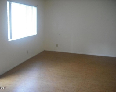 619 Halyard Street - Photo Thumbnail 1