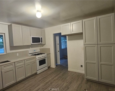 712 E Whittier - Photo Thumbnail 4