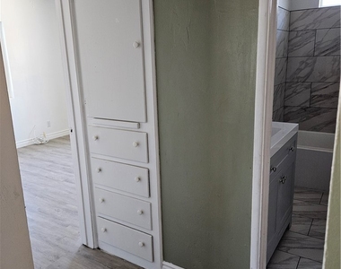 712 E Whittier - Photo Thumbnail 10