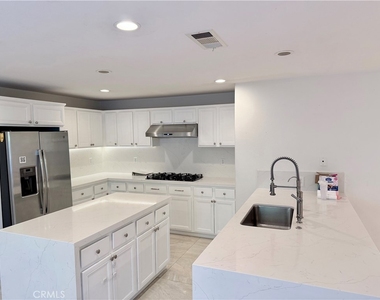 11226 Evergreen - Photo Thumbnail 8