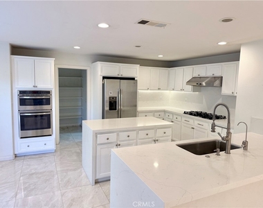 11226 Evergreen - Photo Thumbnail 9