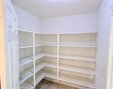 11226 Evergreen - Photo Thumbnail 18