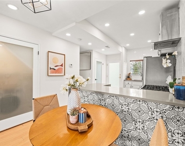 2500 Abbot Kinney Boulevard - Photo Thumbnail 11
