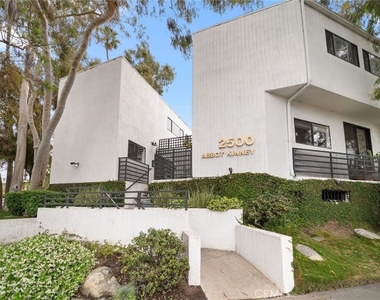 2500 Abbot Kinney Boulevard - Photo Thumbnail 27