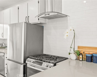 2500 Abbot Kinney Boulevard - Photo Thumbnail 3