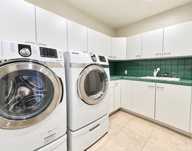 16972 Oak View Drive - Photo Thumbnail 12