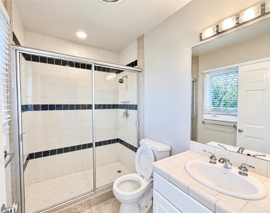 16972 Oak View Drive - Photo Thumbnail 9