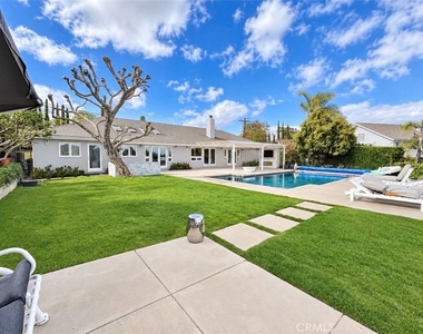 16972 Oak View Drive - Photo Thumbnail 13