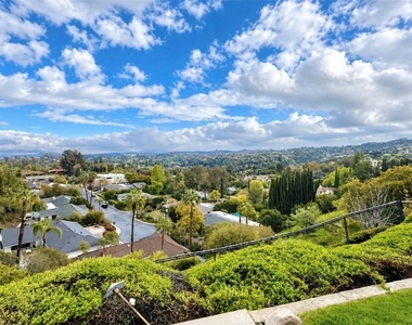 16972 Oak View Drive - Photo Thumbnail 15
