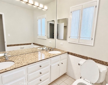 16972 Oak View Drive - Photo Thumbnail 11