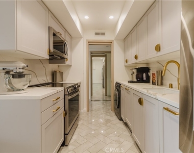7250 Franklin - Photo Thumbnail 5