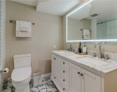 7250 Franklin - Photo Thumbnail 11