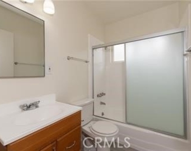 2312 Vanderbilt Lane - Photo Thumbnail 7