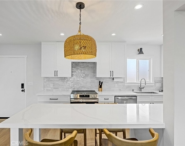 15 15th Street - Photo Thumbnail 4