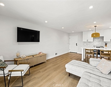 15 15th Street - Photo Thumbnail 11