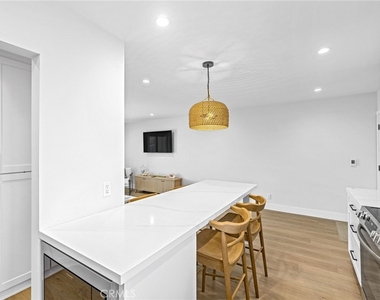 15 15th Street - Photo Thumbnail 5