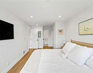 15 15th Street - Photo Thumbnail 14