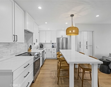 15 15th Street - Photo Thumbnail 3