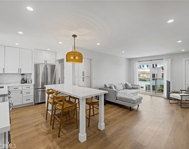 15 15th Street - Photo Thumbnail 2