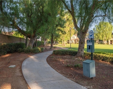 1785 Catania Dr - Photo Thumbnail 38