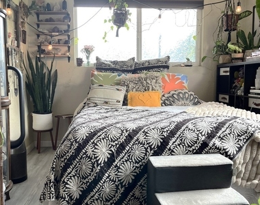 1521 Michigan - Photo Thumbnail 7