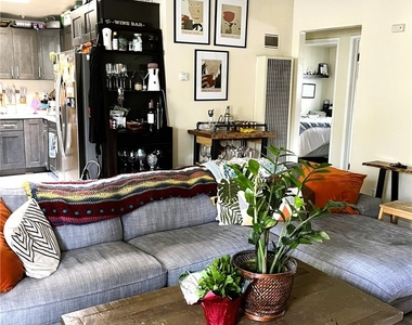 1521 Michigan - Photo Thumbnail 4