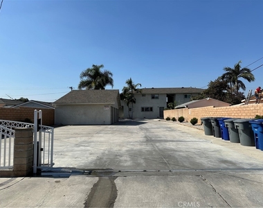 6631 Kingman Avenue - Photo Thumbnail 12