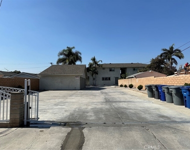 6631 Kingman Avenue - Photo Thumbnail 13