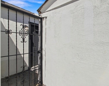 2027 E Avenue - Photo Thumbnail 1