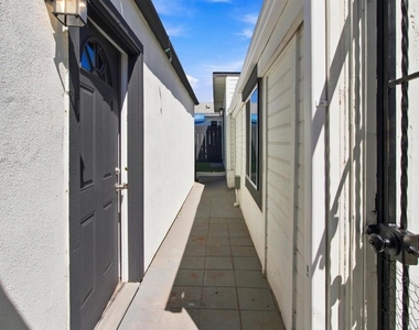 2027 E Avenue - Photo Thumbnail 2