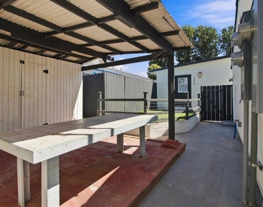 2027 E Avenue - Photo Thumbnail 17