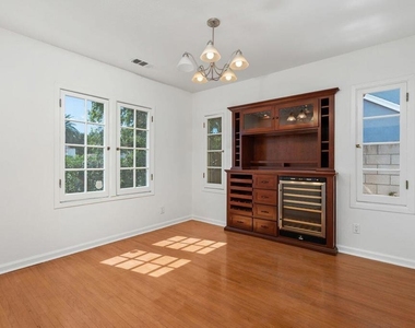 787 Elmira Street - Photo Thumbnail 7