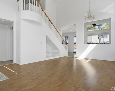 1210 Citrus - Photo Thumbnail 6