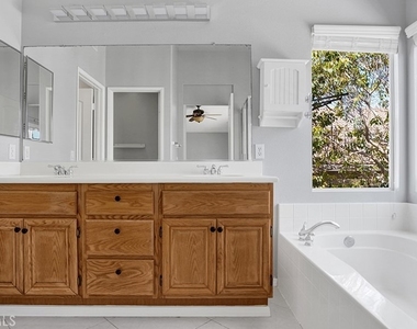 1210 Citrus - Photo Thumbnail 29