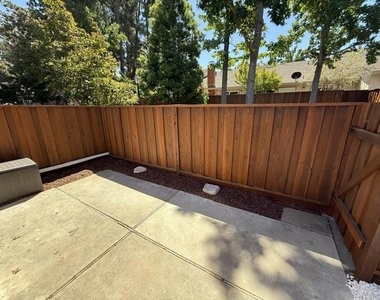20268 Northwest Square - Photo Thumbnail 11