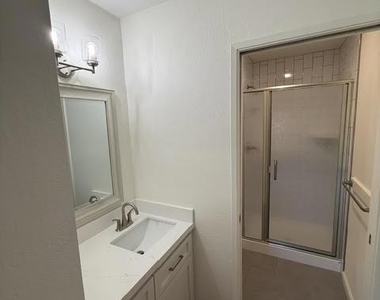 20268 Northwest Square - Photo Thumbnail 10