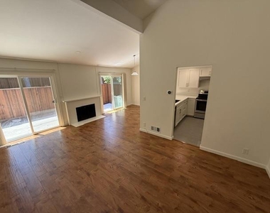 20268 Northwest Square - Photo Thumbnail 1