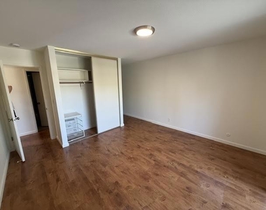 20268 Northwest Square - Photo Thumbnail 8