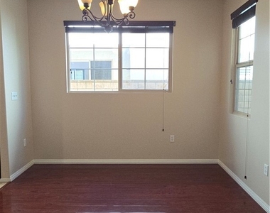 425 Merced Court - Photo Thumbnail 13