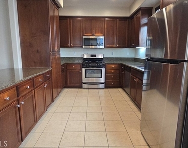 425 Merced Court - Photo Thumbnail 9