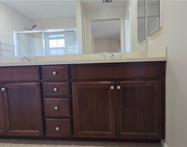 425 Merced Court - Photo Thumbnail 20