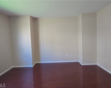 425 Merced Court - Photo Thumbnail 5