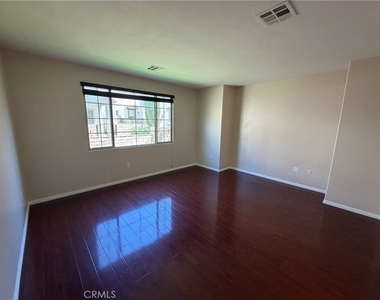 425 Merced Court - Photo Thumbnail 1