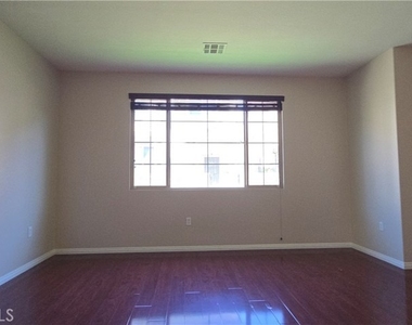 425 Merced Court - Photo Thumbnail 4