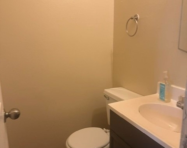 1245 W 10 - Photo Thumbnail 4