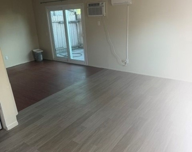 1245 W 10 - Photo Thumbnail 9